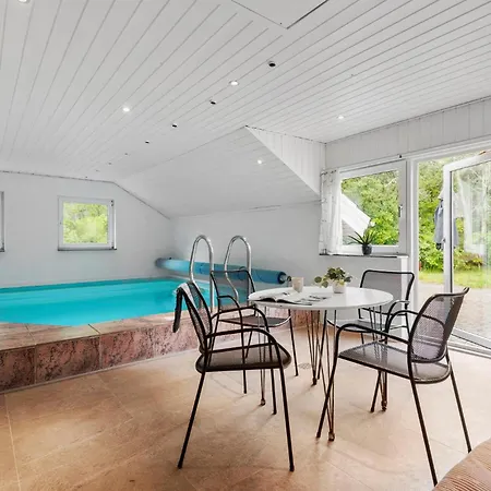 4 Bedroom Pet Friendly In Blavand *