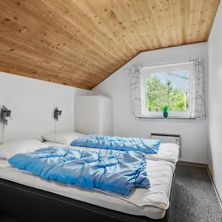 4 Bedroom Pet Friendly In Blavand Semesterbostad *