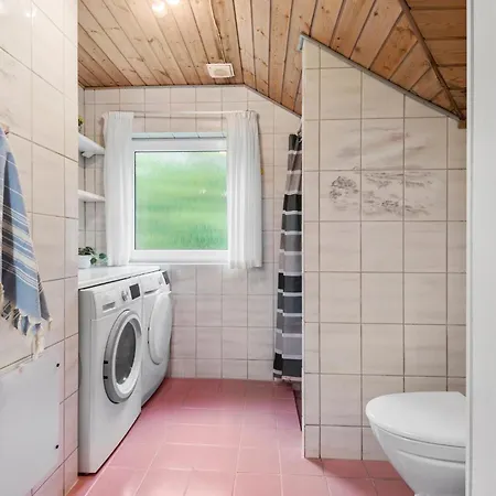 4 Bedroom Pet Friendly In Blavand Casa de Férias Ho