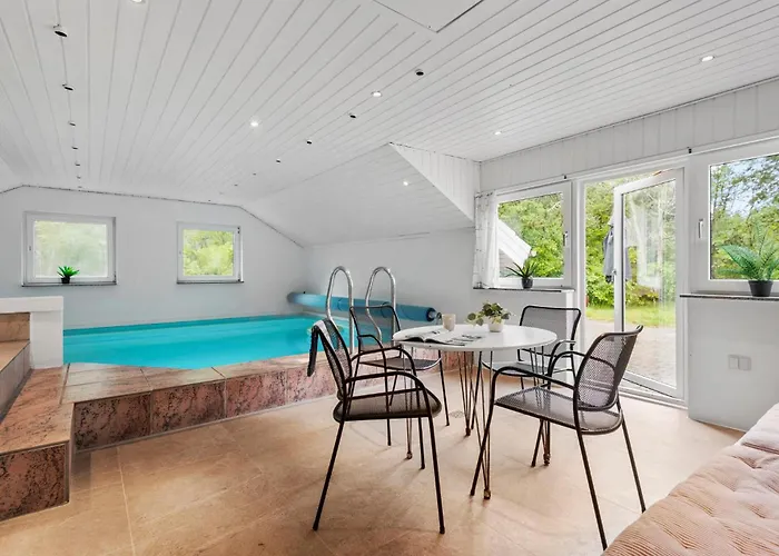 4 Bedroom Pet Friendly In Blavand *