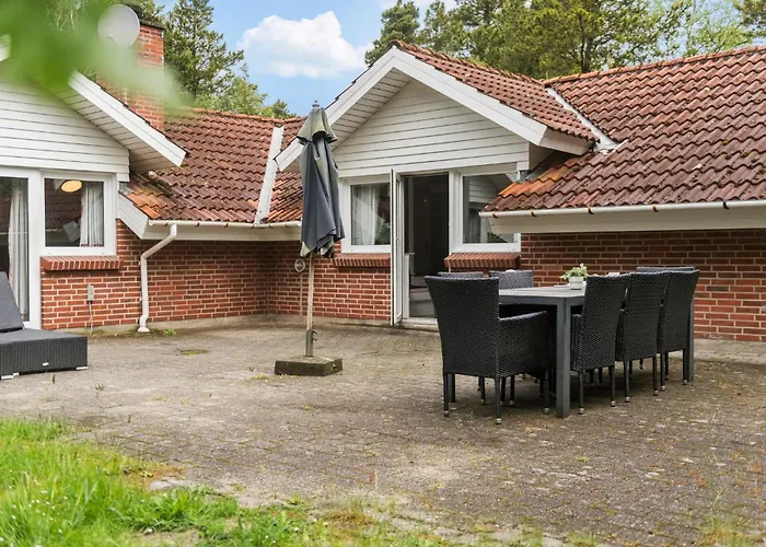 4 Bedroom Pet Friendly In Blavand *