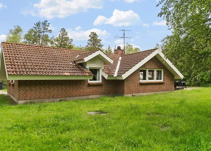 4 Bedroom Pet Friendly In Blavand *